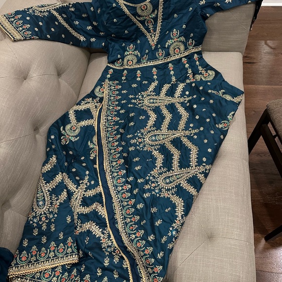 ShaPosh Midnight Blue Indian Pakistani Embroidered Maxi Size Large 3pcs suit - Picture 6 of 13